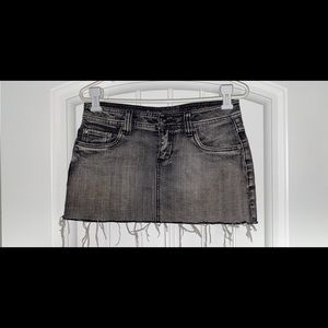 Refuge Size 5 skirt Black/Gray acid wash